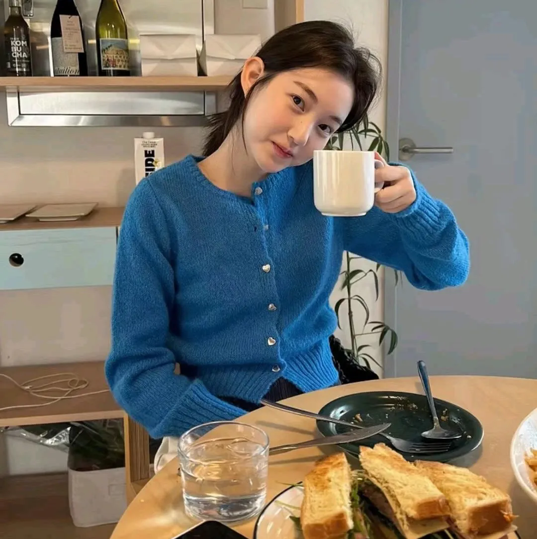 刚开学，校花约我吃饭